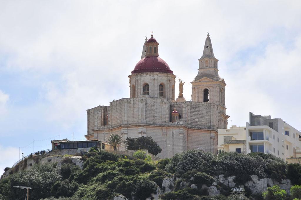 Beachfront With Seaviews Apartment No56 Award Winner Unbeatable Location For Closeness To The Sea Ideal For Guests Looking For Winter Spring And Autumn Breaks In Sunny Malta Also Ideal For Coastal Hikers Mellieħa Exterior foto